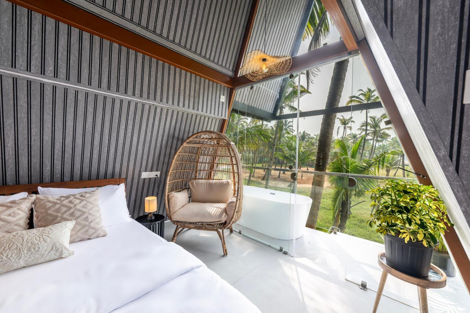 אגונדה The Rose Goa Beach Resort מראה חיצוני תמונה