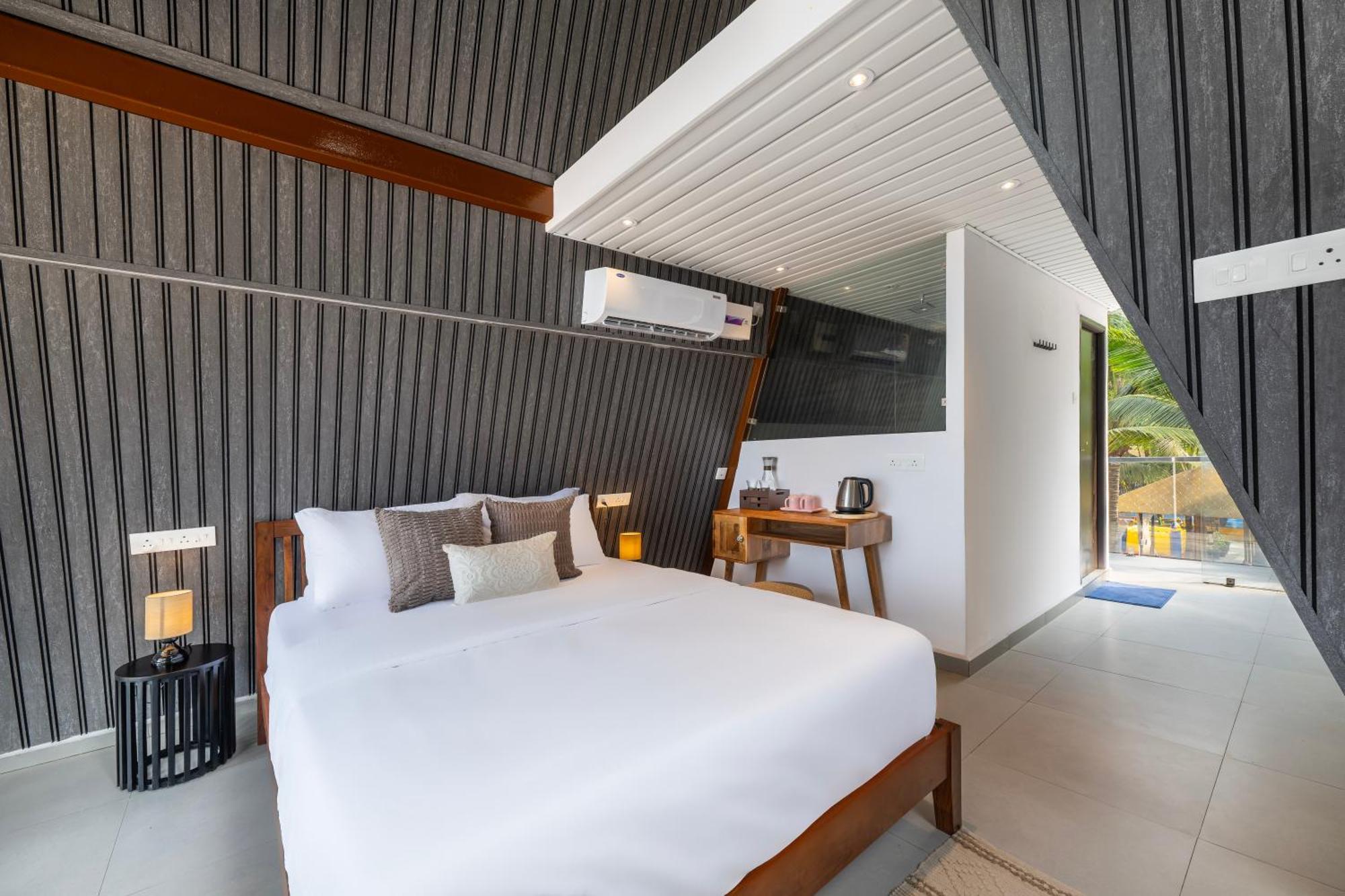 אגונדה The Rose Goa Beach Resort מראה חיצוני תמונה