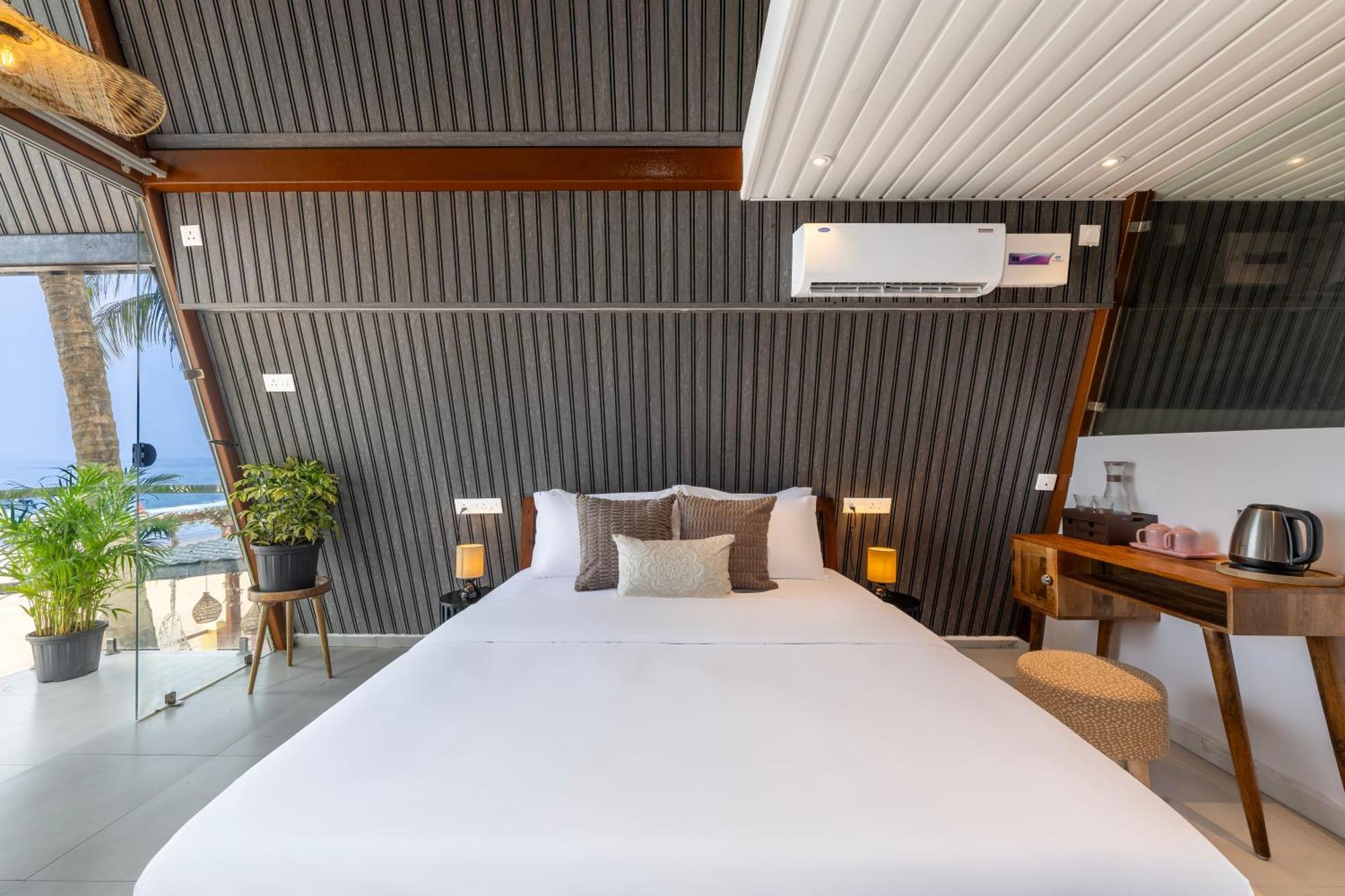אגונדה The Rose Goa Beach Resort מראה חיצוני תמונה