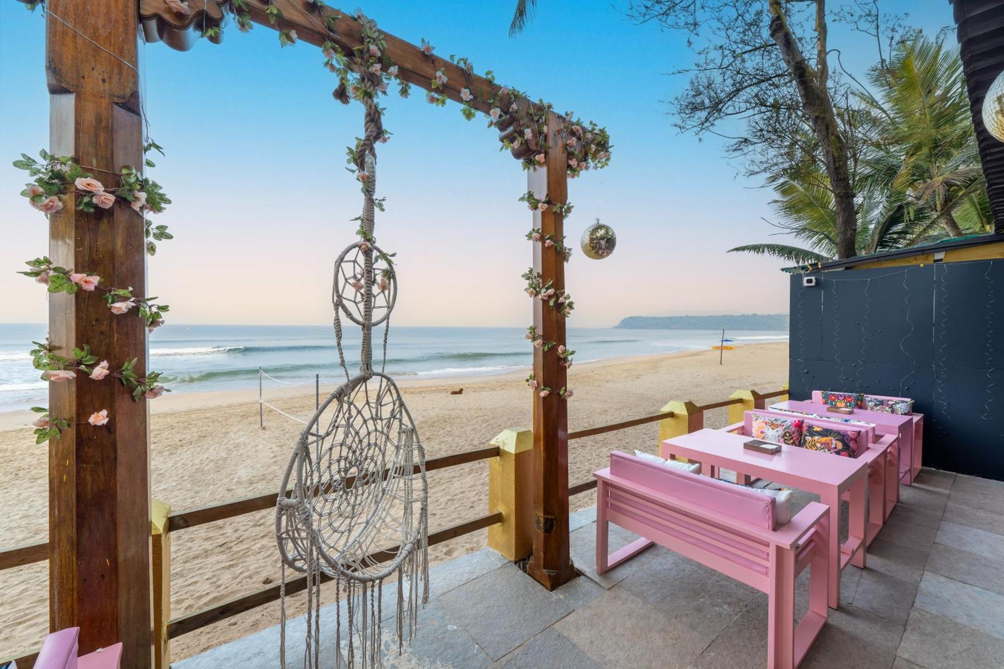 אגונדה The Rose Goa Beach Resort מראה חיצוני תמונה