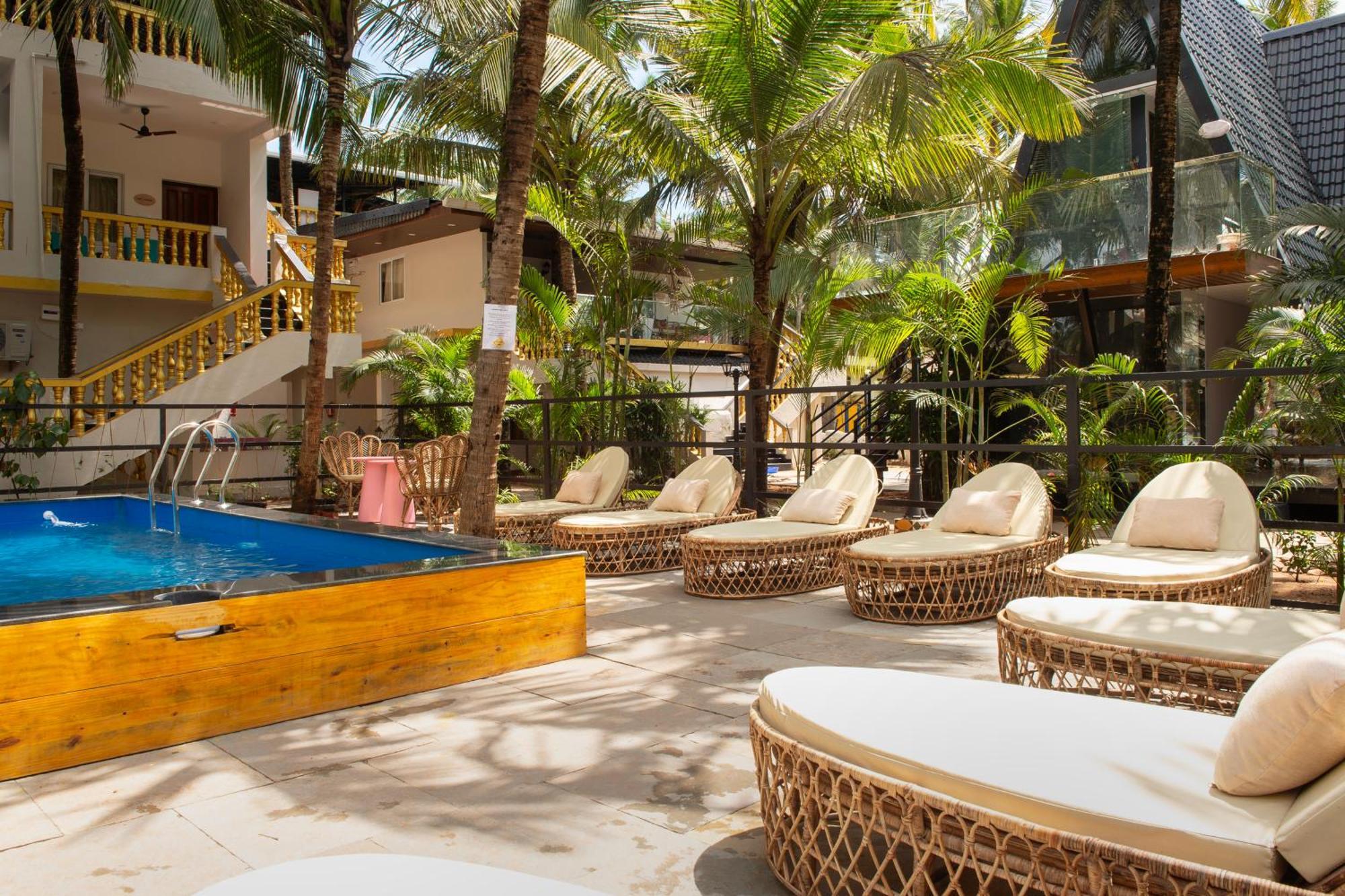 אגונדה The Rose Goa Beach Resort מראה חיצוני תמונה