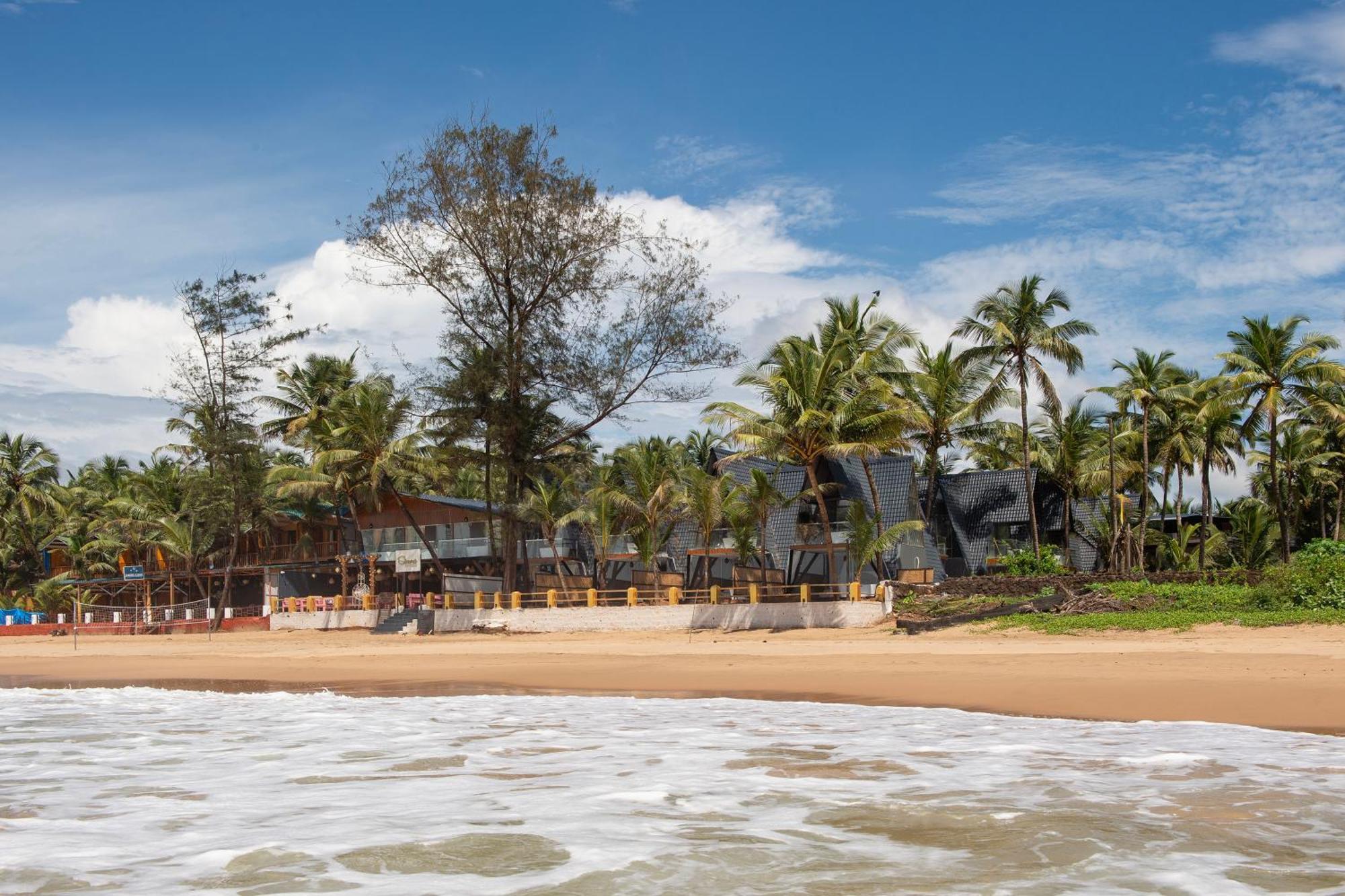 אגונדה The Rose Goa Beach Resort מראה חיצוני תמונה