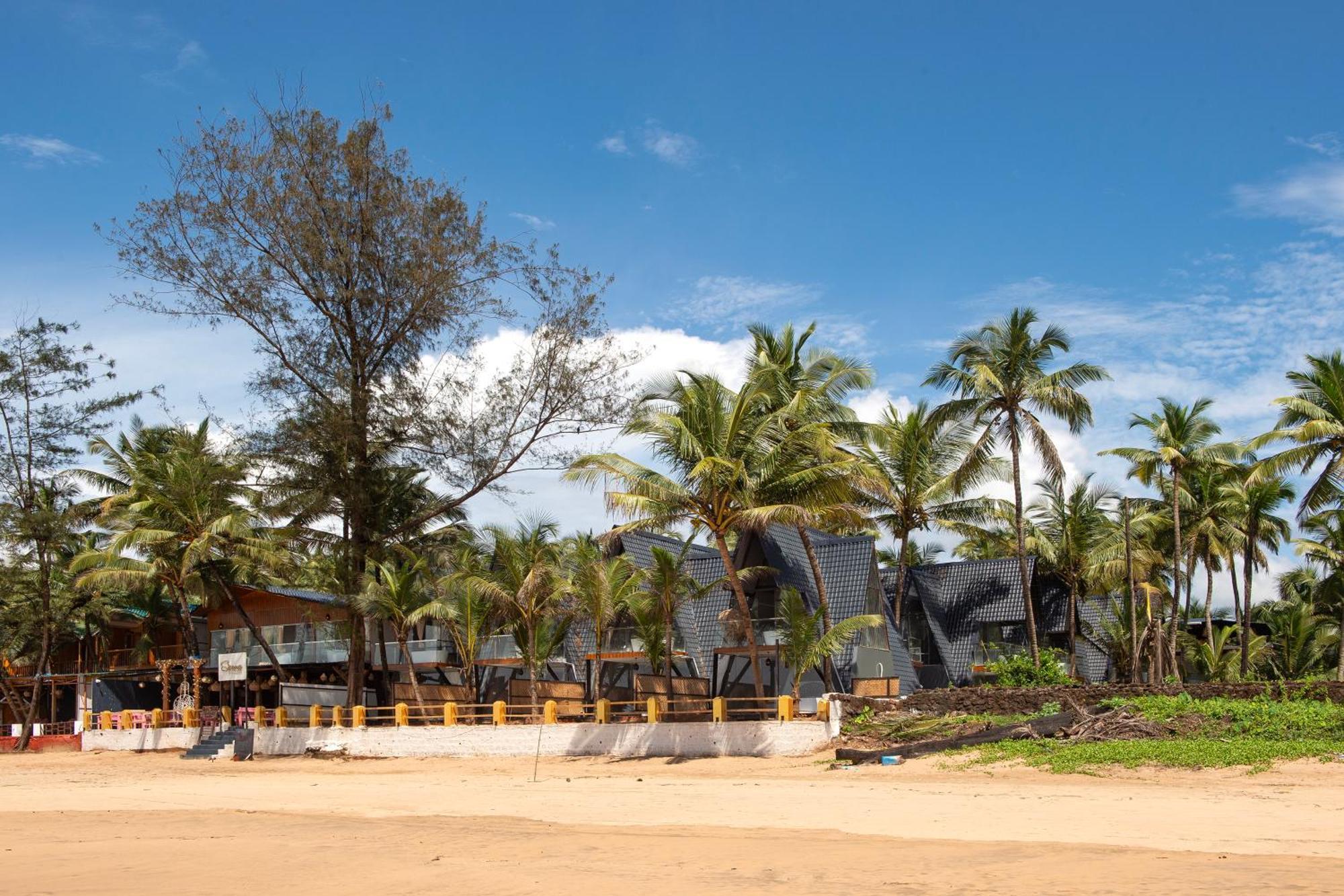 אגונדה The Rose Goa Beach Resort מראה חיצוני תמונה