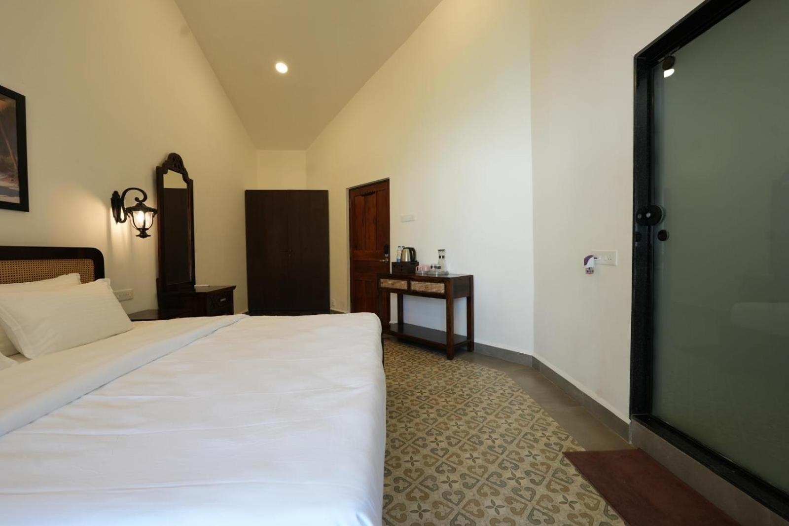 אגונדה The Rose Goa Beach Resort מראה חיצוני תמונה