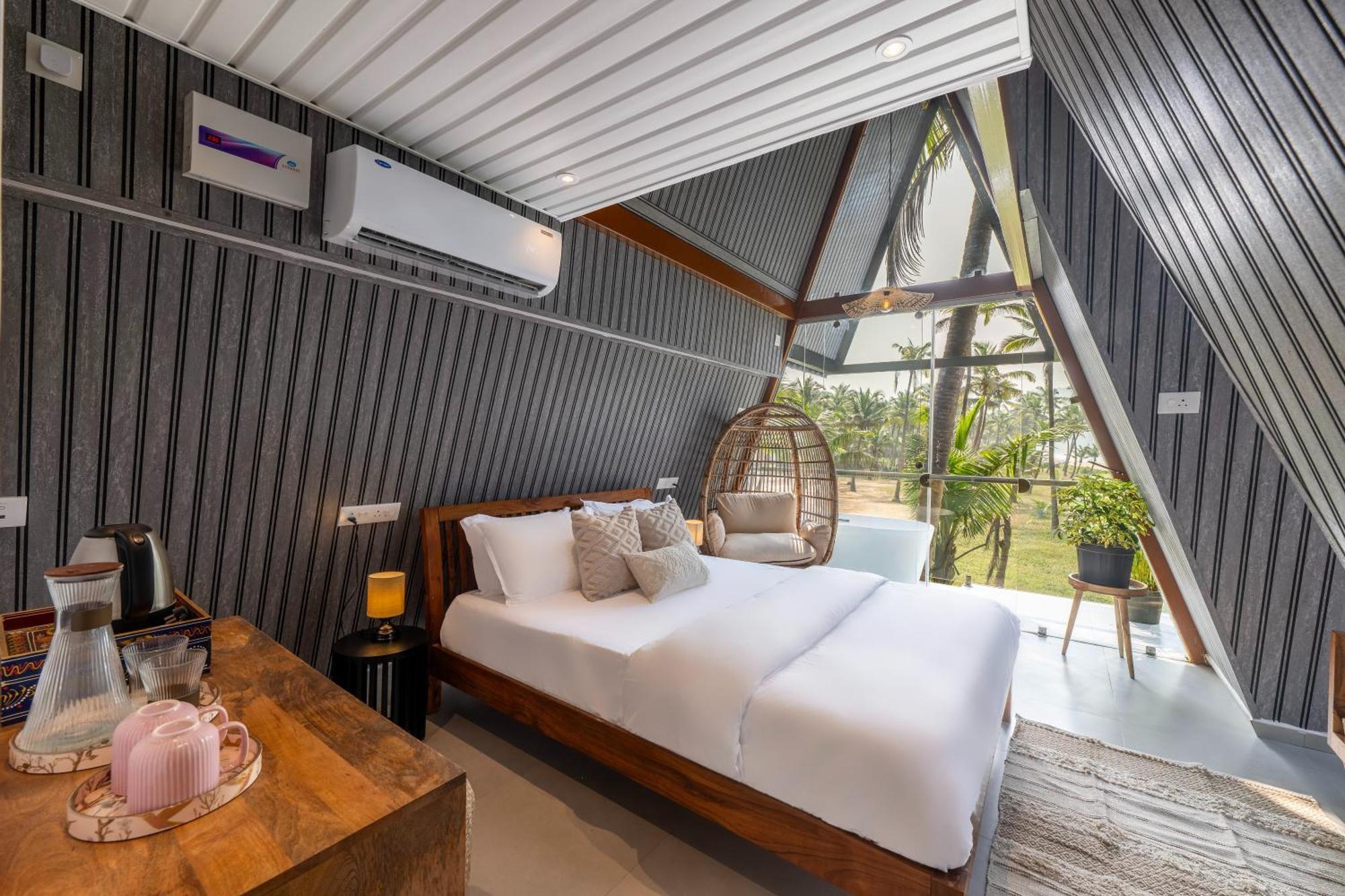 אגונדה The Rose Goa Beach Resort מראה חיצוני תמונה
